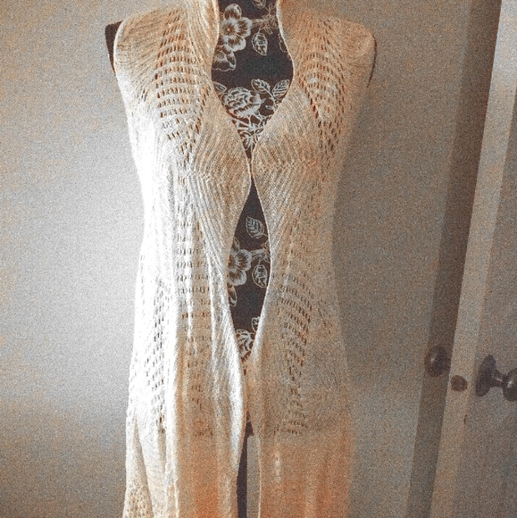 Sleeveless sweater wrap - Picture 2 of 9